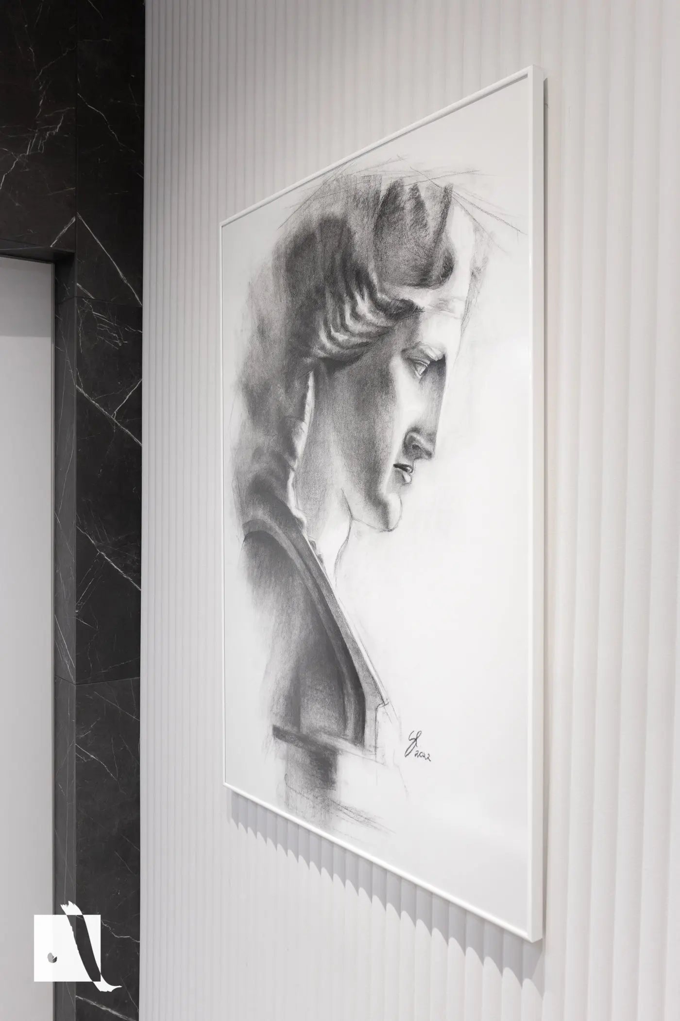 Desen realizat manual in carbune portret ealist dupa personajul mitologic grec Aria