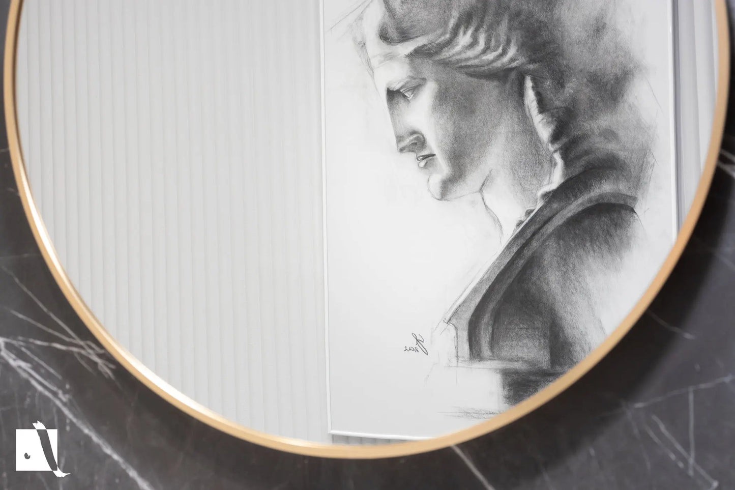 Desen realizat manual in carbune portret ealist dupa personajul mitologic grec Aria