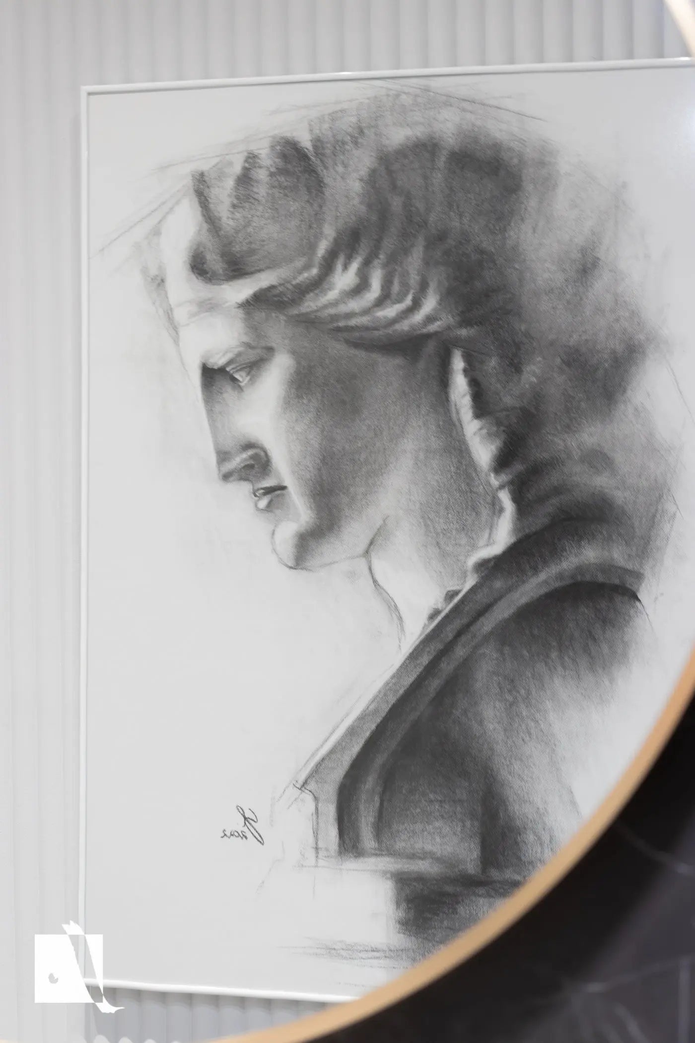 Desen realizat manual in carbune portret ealist dupa personajul mitologic grec Aria