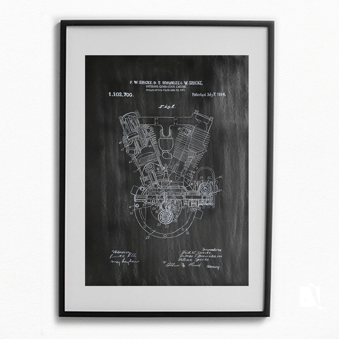 Desen realizat manual pe hartie neagra cu creion alb piesa de masina desen tehnic expus pe perete