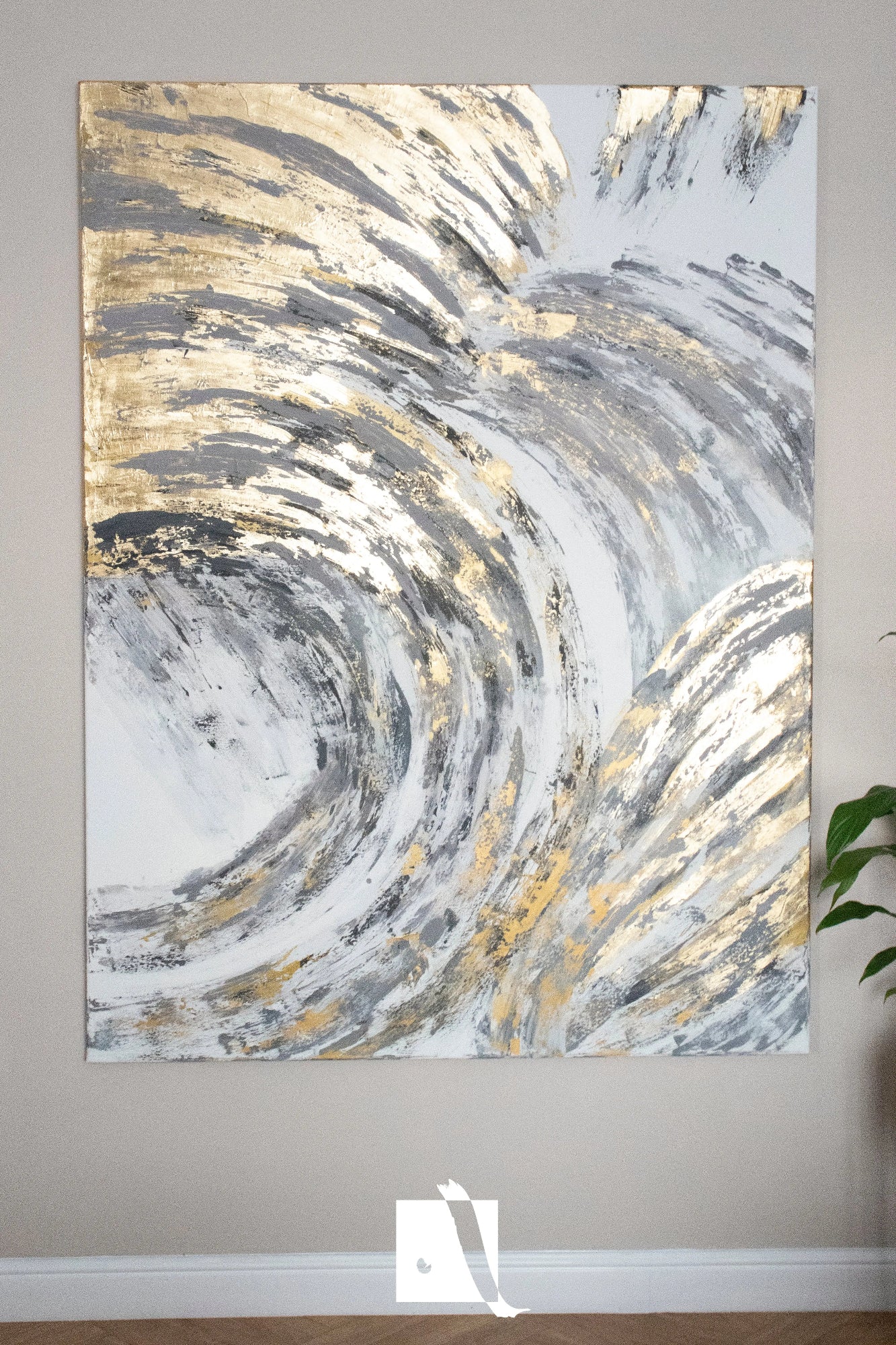 Pictura Decorativa Abstracta realizata manual in forme circulare cu vopsea acrilica si insertii aurii