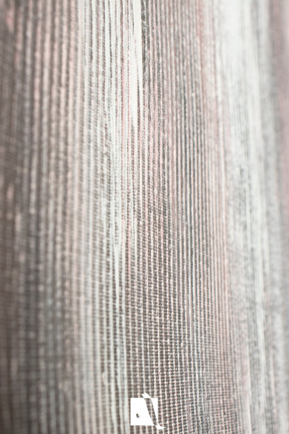 Pictura Decorativa in linii verticale reliefate realizata manual cu pasta de structura si vopsite cu acrilic in nuante de alb roz si maro detalii