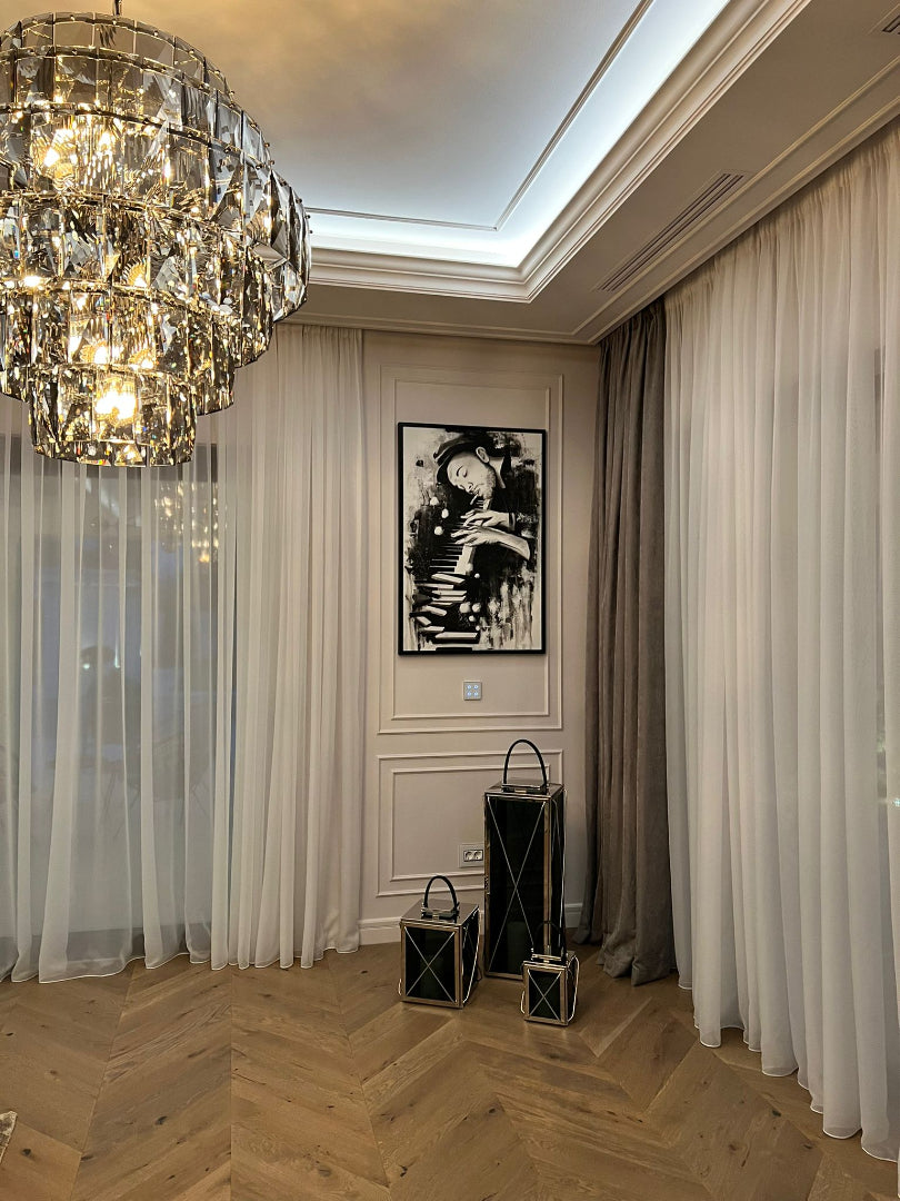 Pictura figurativa pianist cu tigara, alb negru, abstract in acrilic 