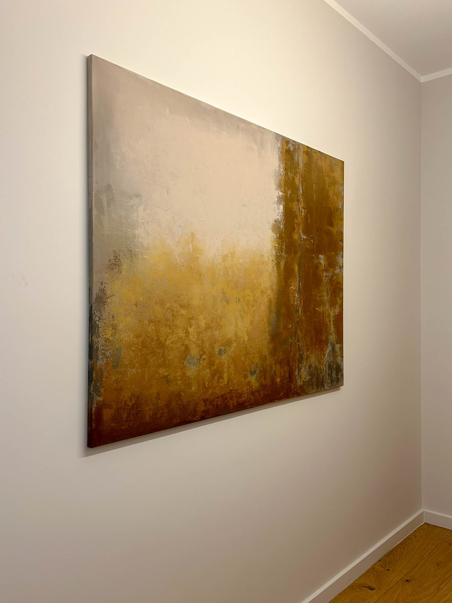 Pictura decorativa abstracta minimalista cu culori calde: metalic auriu, portocaliu si bej