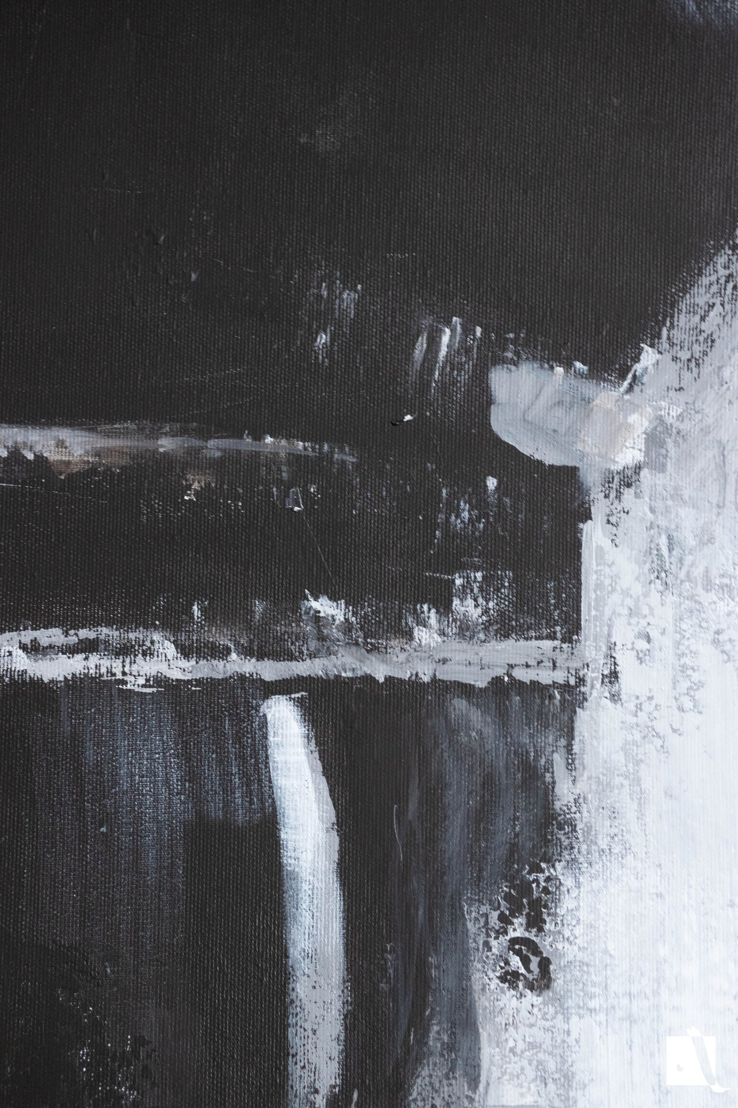 Pictura decorativa figurativa in acrilic, politista cu tigara alb negru