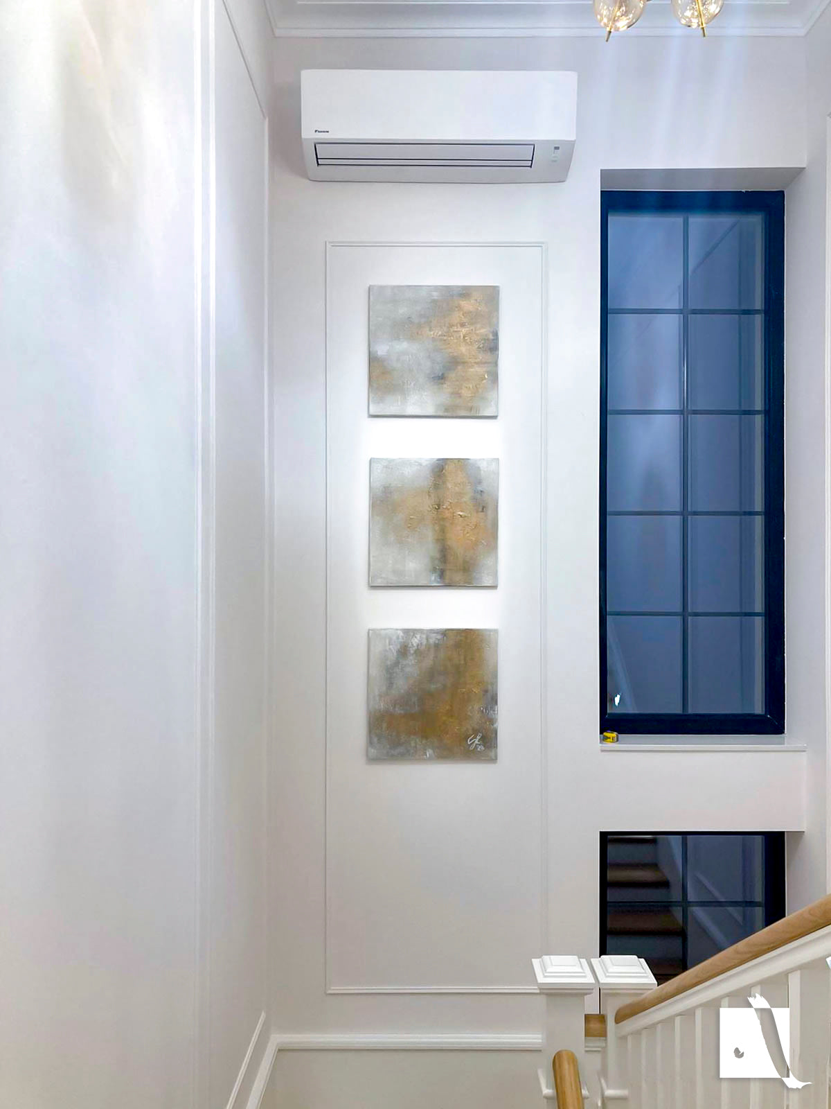 pictura in relief cu pasta de modelaj alb cu auriu metalic, set de 3 piese pe casa scarii