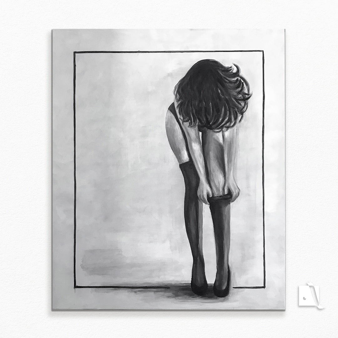 Pictura  minimalista cu figura femeie realistica ciorapi sexy si par lasat