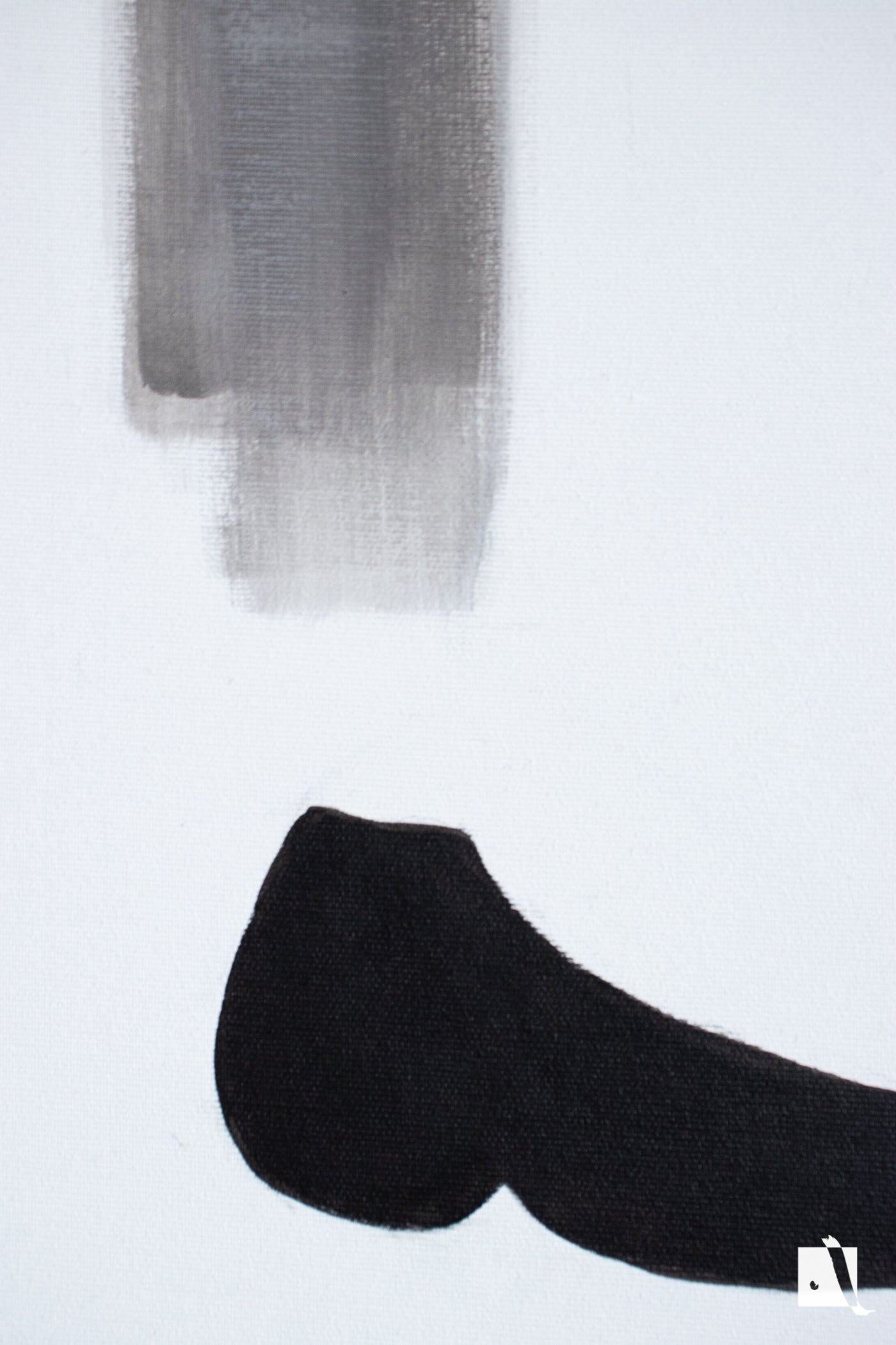 Pictura realizata manual in acrilic cu fundal alb si figura abstractizata 