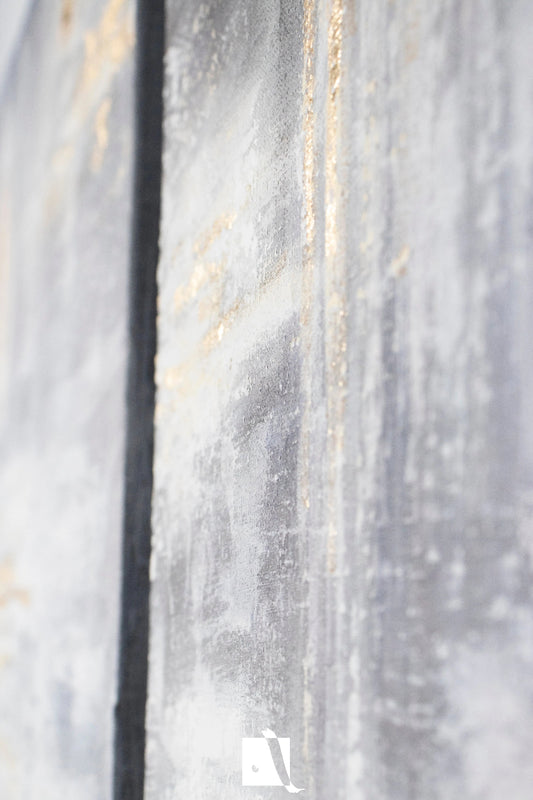 Set de 4 tablouri decorative realizate manual in relief cu vopsea acrilica alb gri negru albastru si auriu detalii